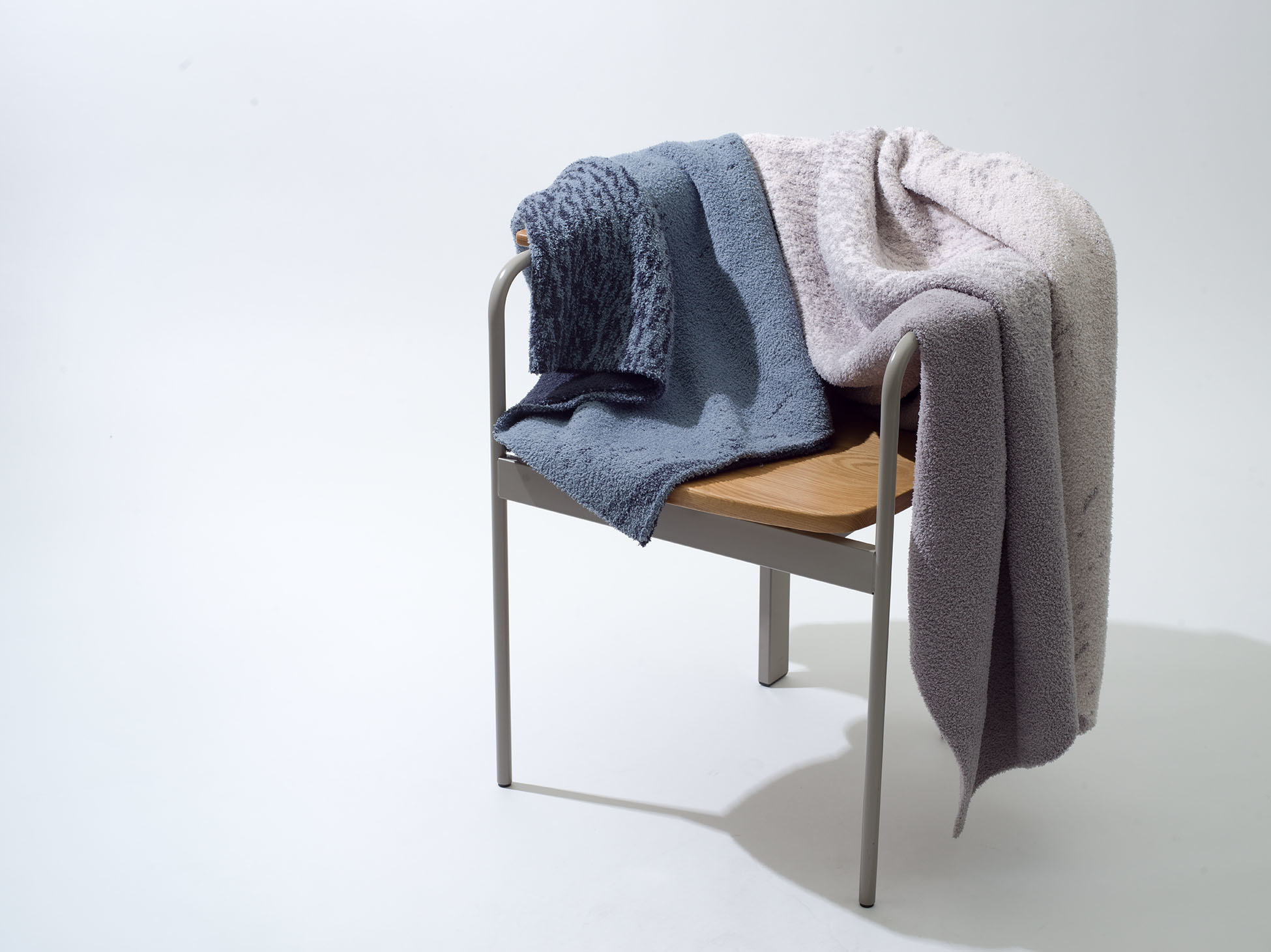 BAREFOOT DREAMS Blanket New Arrival News｜Ron Herman