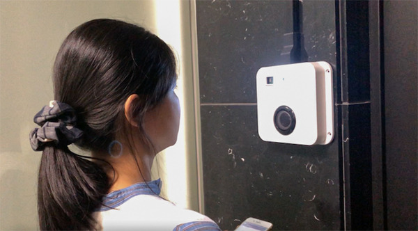 顔認証で受付を無人化 AIアシスタント「PLEN Cube」に壁掛けタイプも