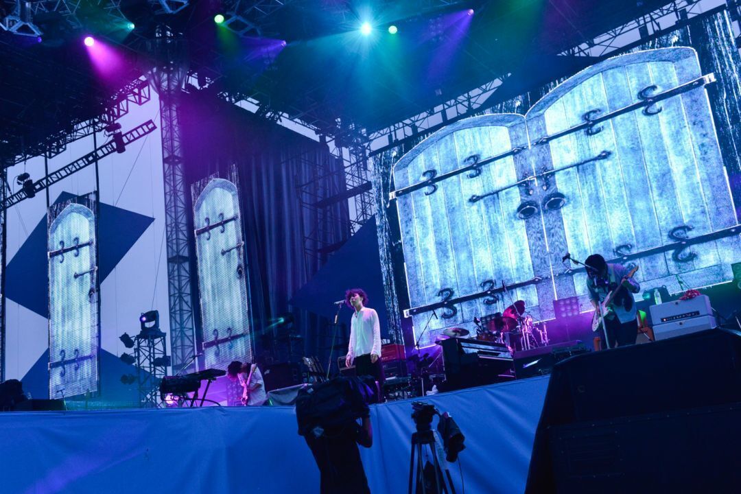 RADWIMPS「青とメメメ」@ 国営みちのく杜の湖畔公園みちのく公園北地区