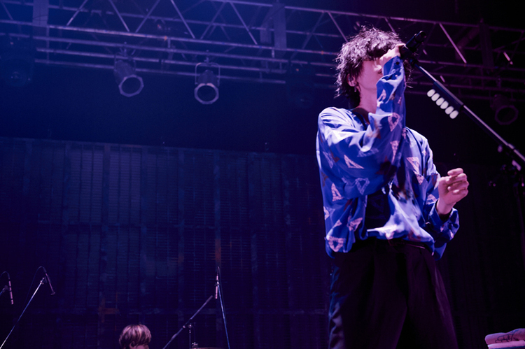 完全レポ】米津玄師、誠実な愛をもって貴方に接近する「はうる」ツアー