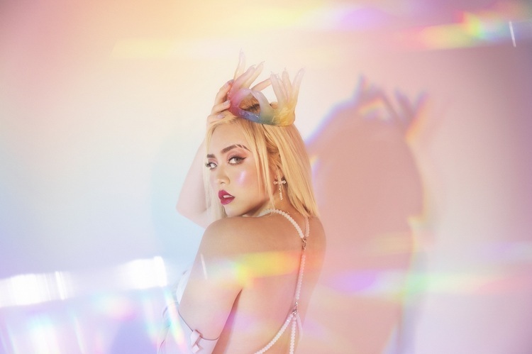 ちゃんみな、2ndフルアルバム『Never Grow Up』発売。「大人にならない