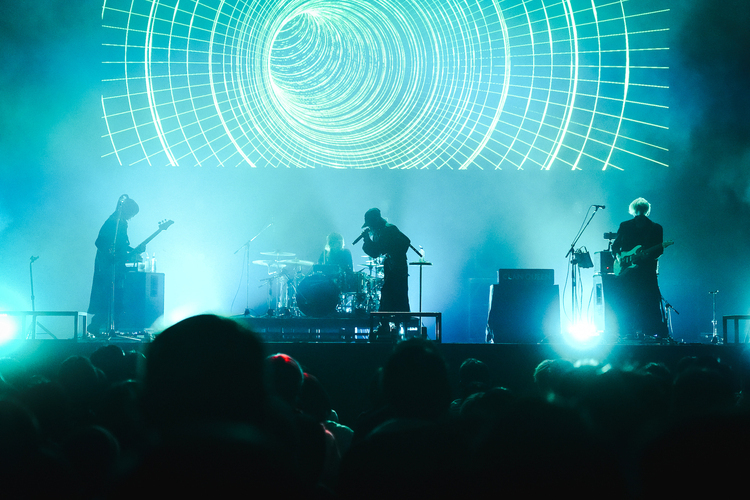 CLAN QUEEN - COUNTDOWN JAPAN 25/26 ライブ写真＆セットリスト｜音楽