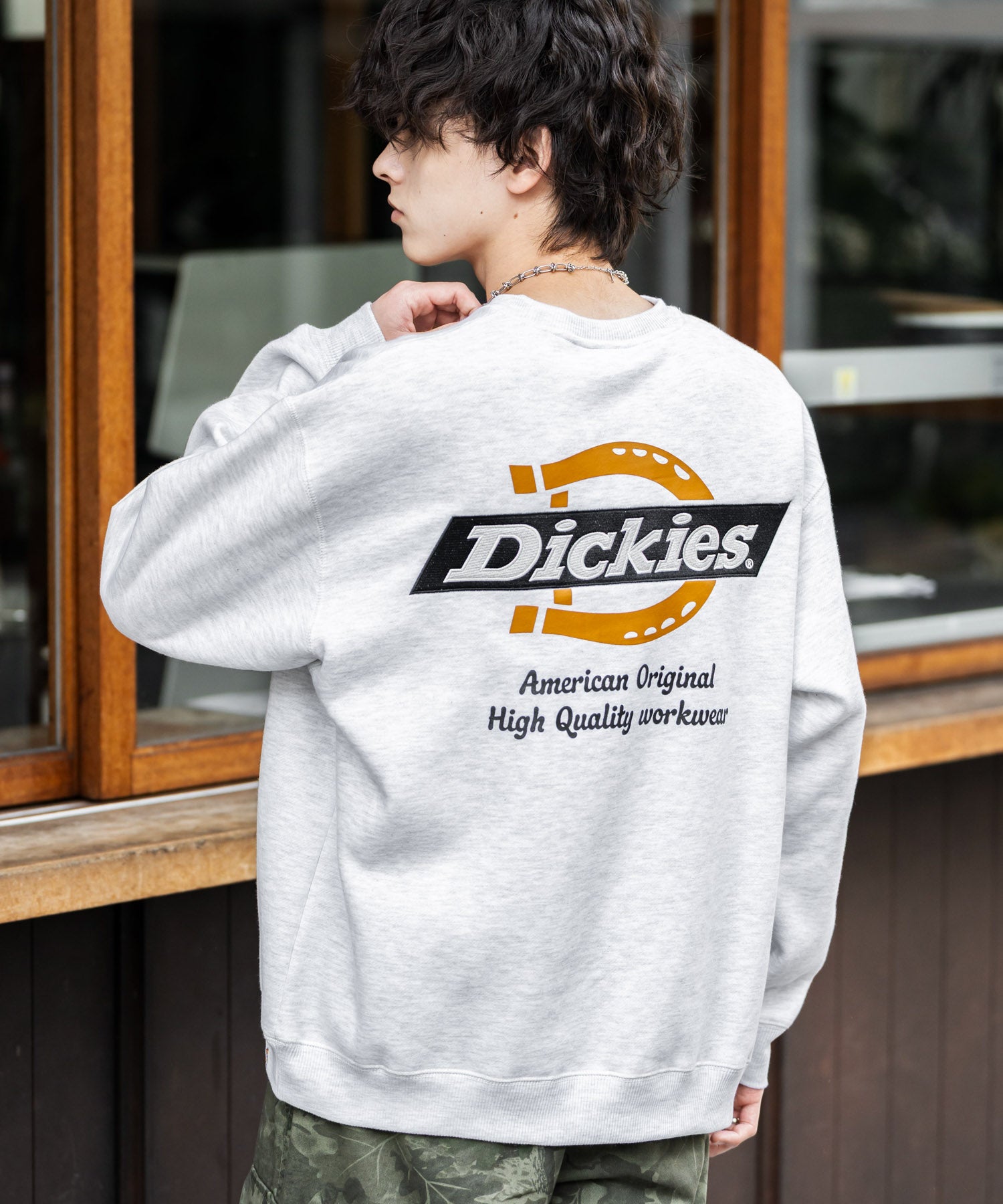 Dickies 裏起毛バックプリント刺繍クルーネック長袖スウェット