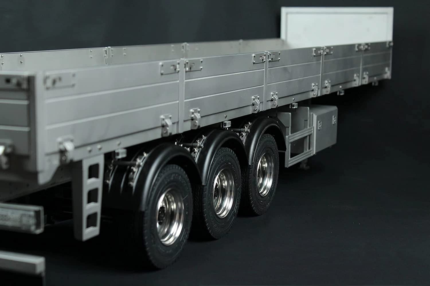 LXY model 1/14 トラック・トレーラー 平ボディ3軸トレーラー