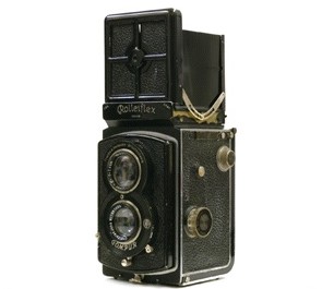 Rolleiflex Standard】巻き上げクランクの採用など,ローライフレックス