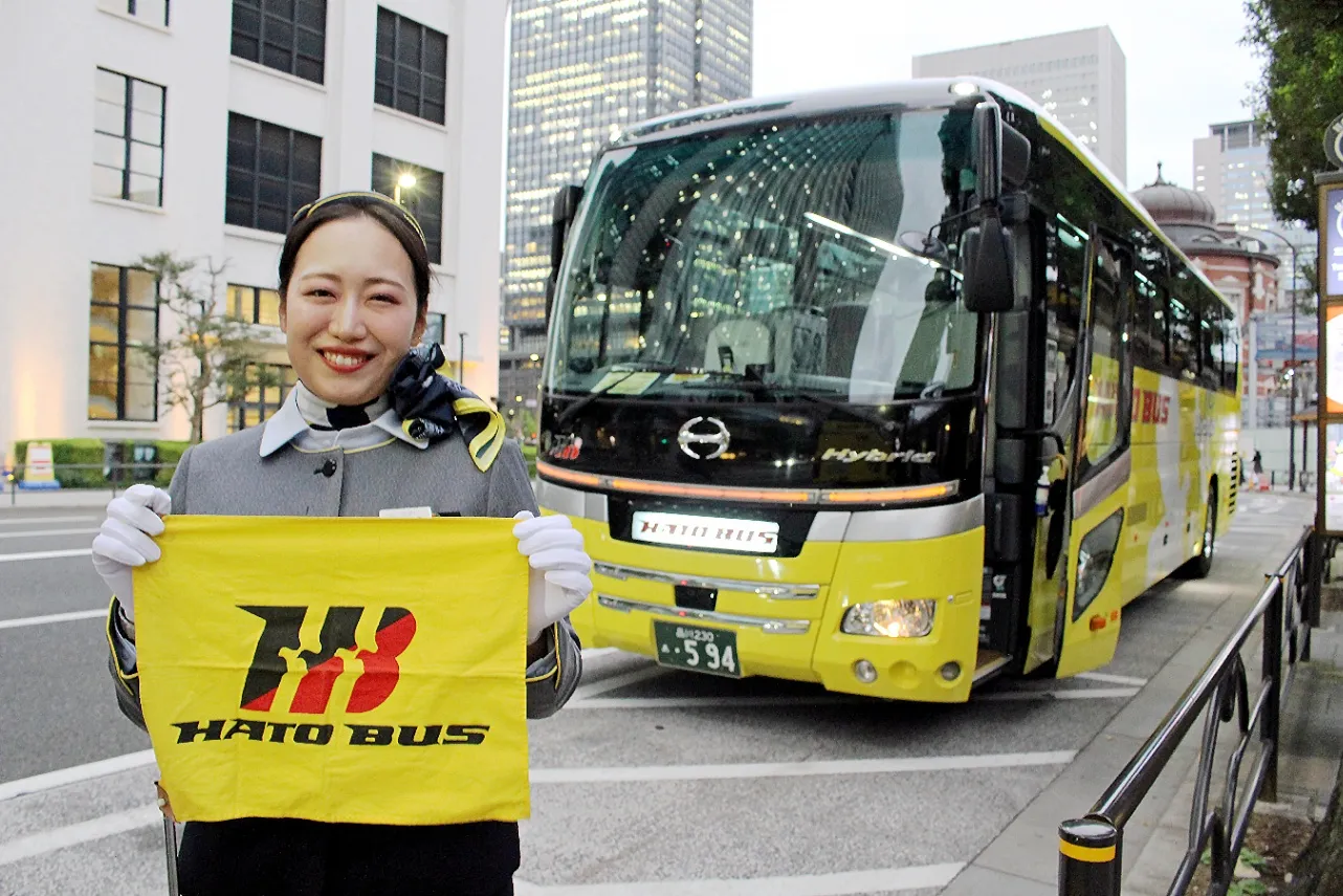 はとバス看板ガイドの仕事現場に密着！その“おもてなし”の真髄とは？