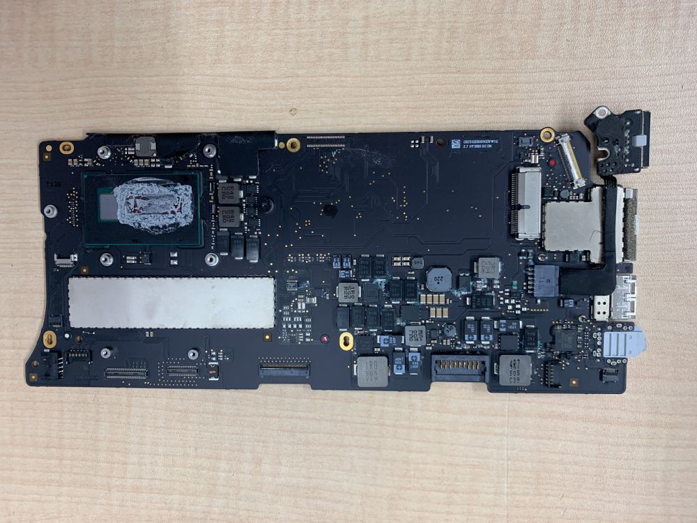 MacBook Pro (Retina 13-inch、Early 2015)水没で電源が入らない修理