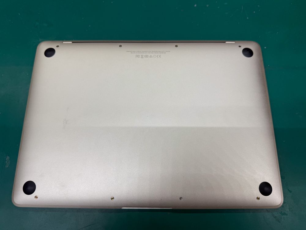 修理事例】MacBook (Retina 12-inch, Early 2015) バッテリー交換