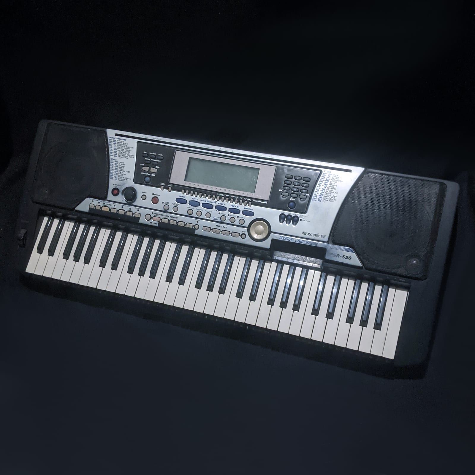 Yamaha PSR-S550 61-Key Arranger Workstation | Reverb Canada