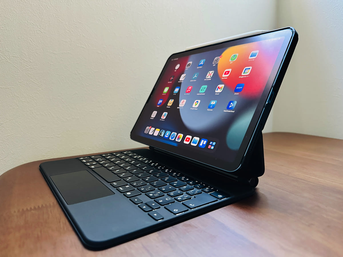 使いにくい？iPad Magic Keyboard レビュー！Air 第5世代の純正