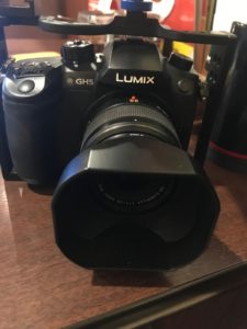 Panasonic マイクロフォーサーズ H-X025（H-XA025）はお値打ち単焦点