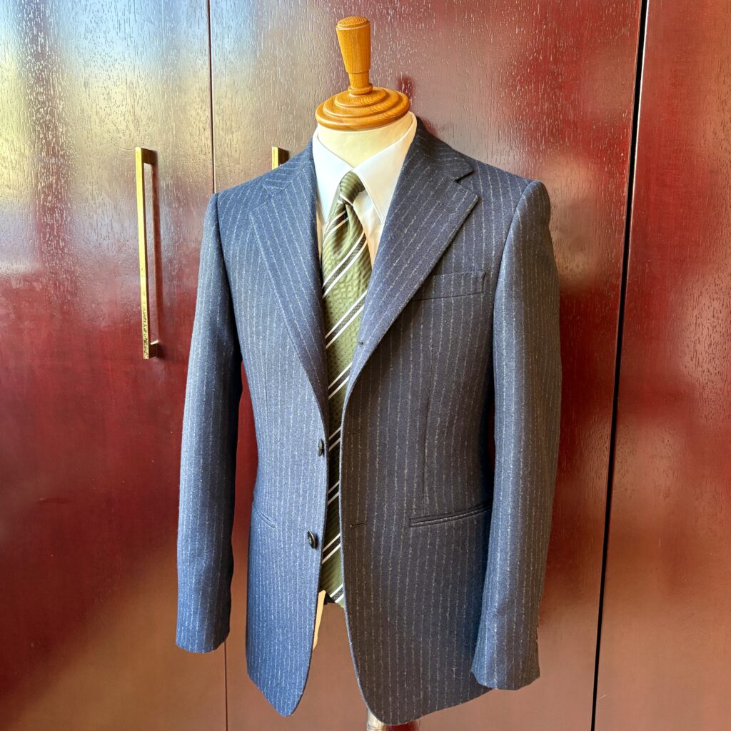 深みを纏う、英国フランネルスーツ【FOX BROTHERS】 ｜ 紳士服オーダー