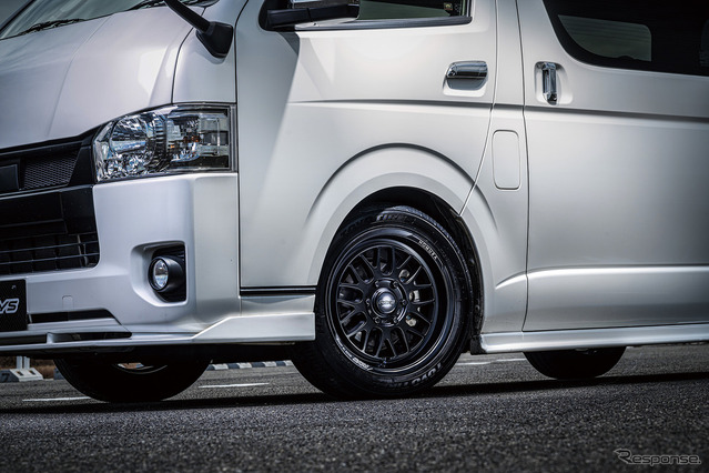 あのハイエースが高級車に？！レイズ ホムラ「2×9L-RA」が見せる新世界