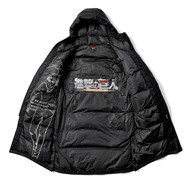 進撃の巨人」“壁の巨人”寝袋がインパクト大！エレン＆リヴァイのダウン