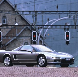 書籍】ホンダ『NSX』誕生から量産化まで、技術者の視点でたどる | CAR