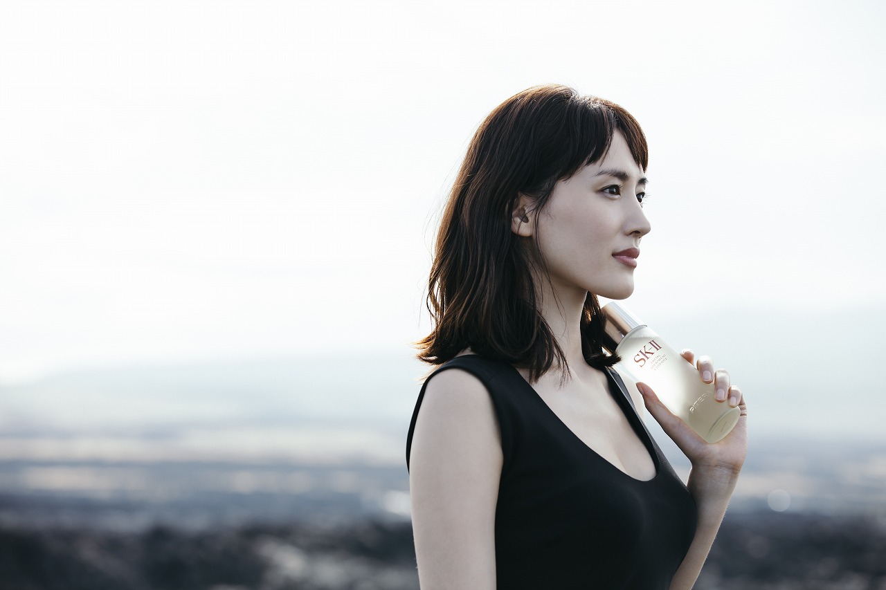 SK-IIアンバサダー・綾瀬はるかさん出演 新CM『厳しい環境でも揺るが