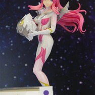 ボディラインもくっきり！劇場版「ガンダムSEED」ラクス・クラインの