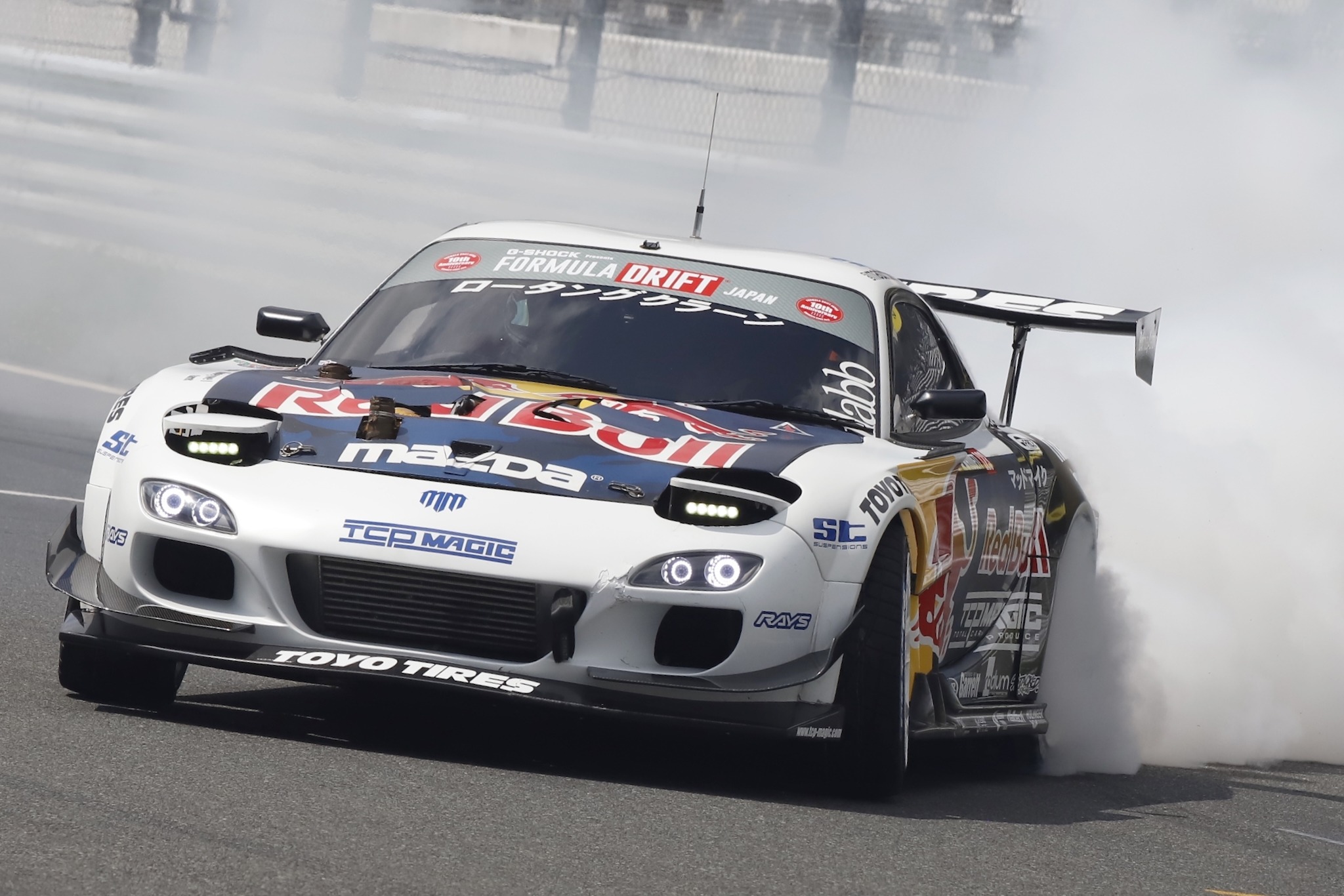 マッド・マイクの神業炸裂！ トーヨーブースにはRX-7とロードスターが