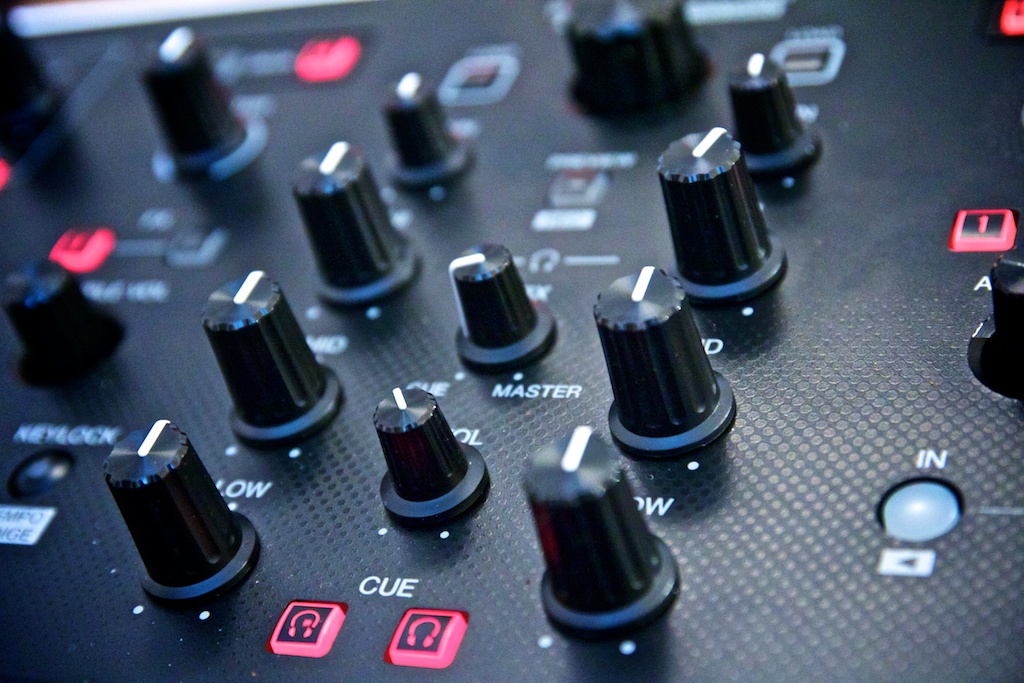 Review: Pioneer DDJ-Ergo - DJ TechTools
