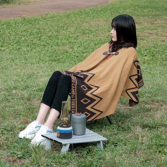 ゆるキャン△ 五泉ニット mino 志摩リン焚火ポンチョ｜ホビーの総合