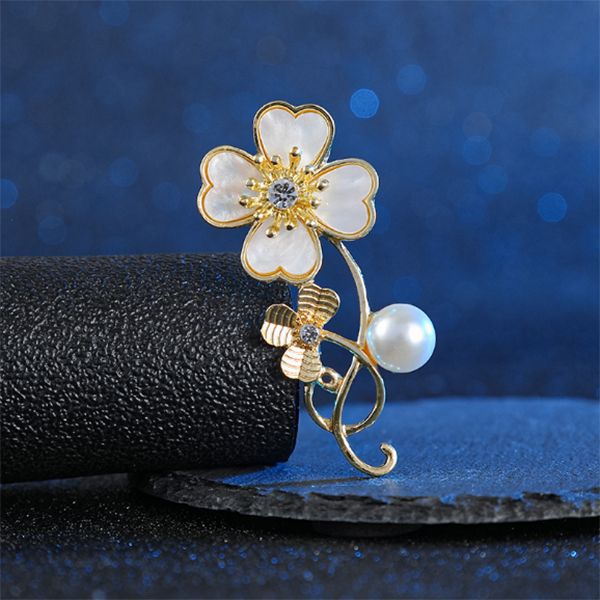 サークルブローチ ラインストーン パール 華やか フォーマル 卒業式 卒