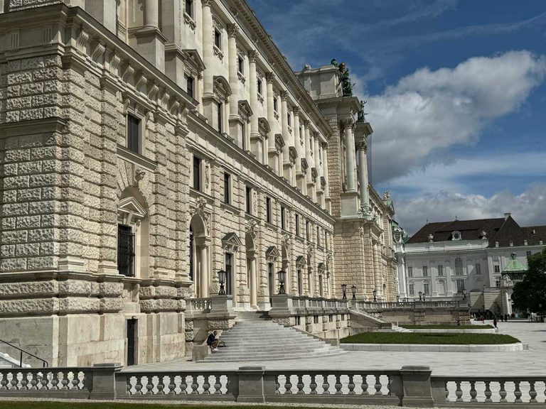 ウィーンで感じた毅然と性善説 誇り高き街へANAが誘う | 旅先での人と