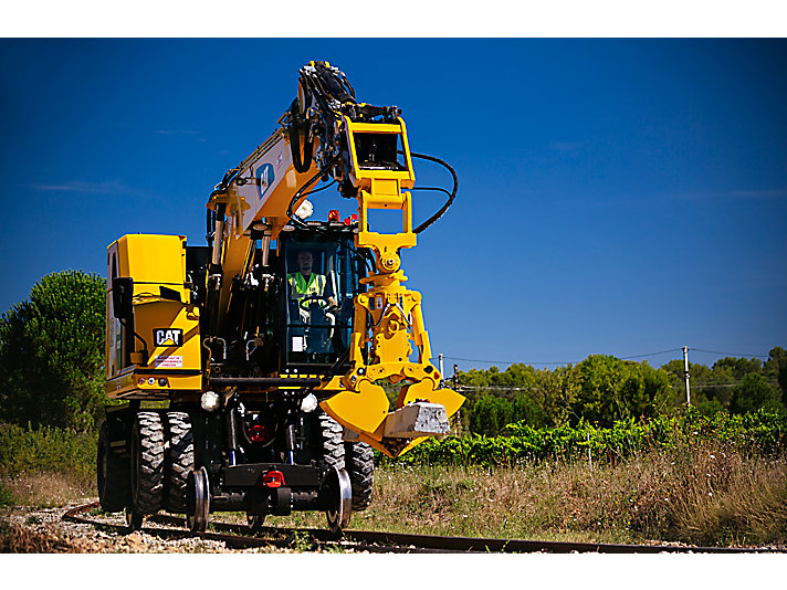 M323F Wheeled Excavator | Cat | Caterpillar
