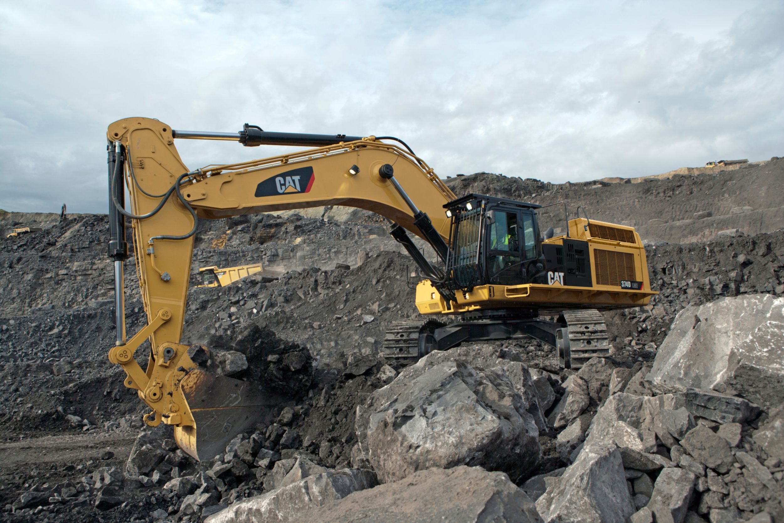 Cat 374D L Large Excavators | Caterpillar