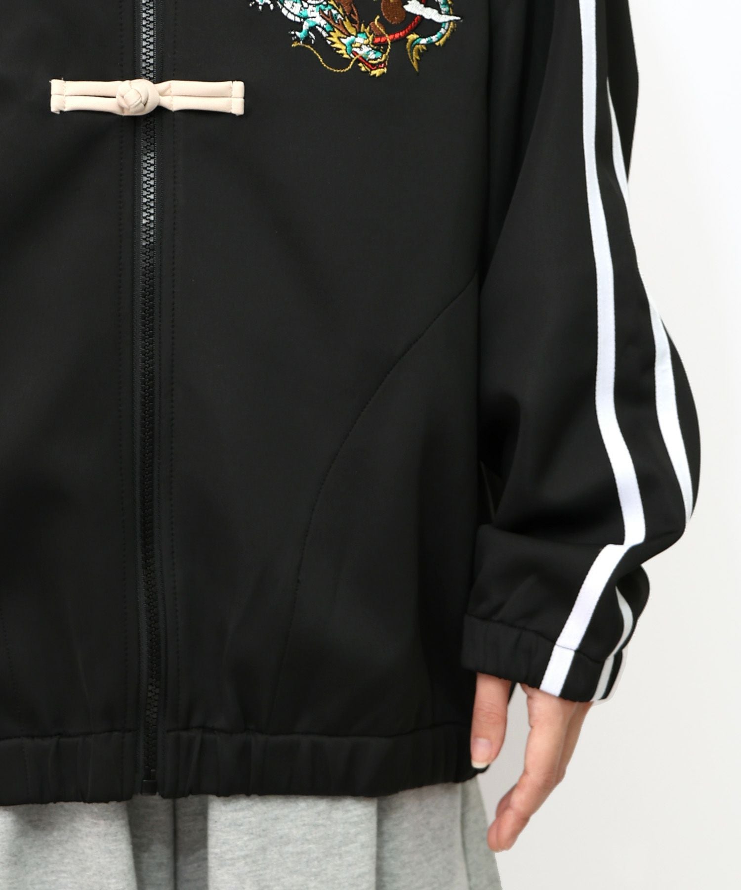 353109：ウサギと龍刺繍 カンフーボタンジャージの通販-ScoLar