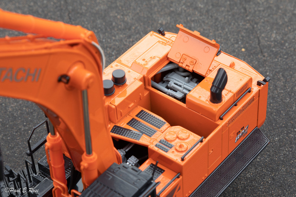 比例模型玩具天地» [TMC MODELS] Hitachi ZX890 LCH-7