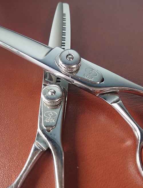 レオックス 柳生（REOX YAGYU）メンテナンス | 理美容ハサミ研ぎ専門店