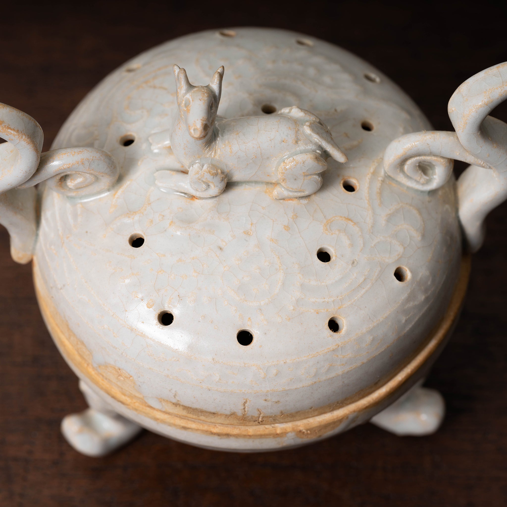 宋汝窯 天青釉蝶紋 四足水仙盆 景徳鎮 陶磁器 装飾品 現代工芸品 美術