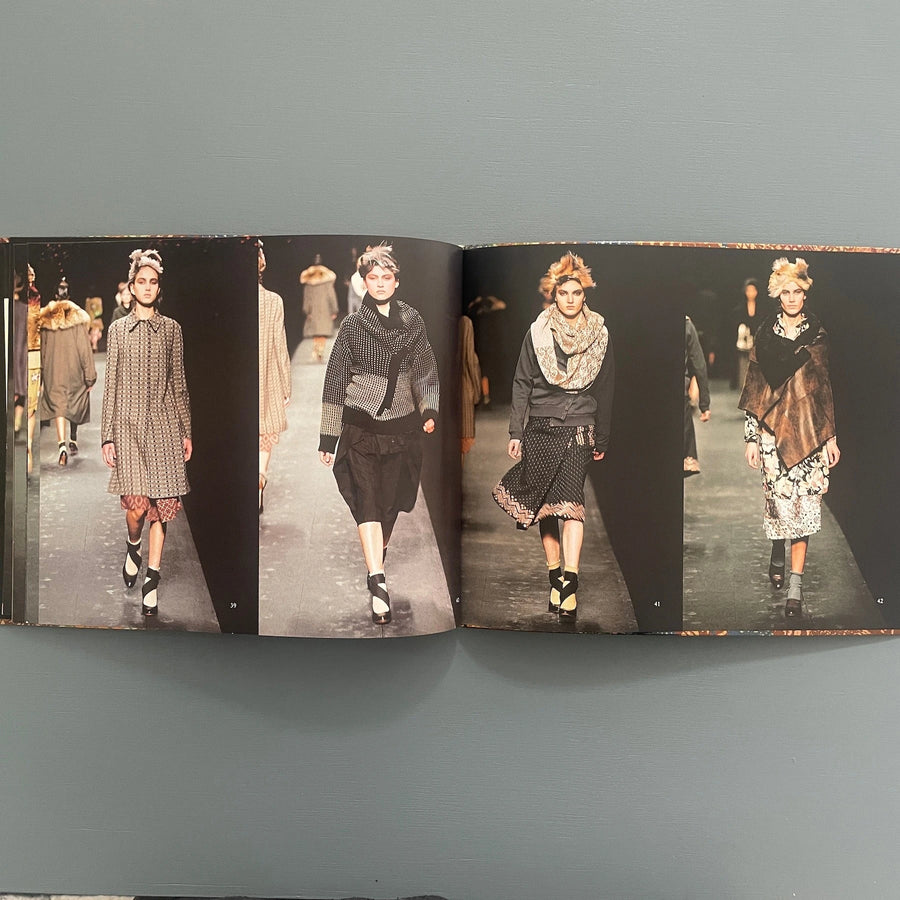 Dries Van Noten - Women's collection Autumn-Winter 2003-2004