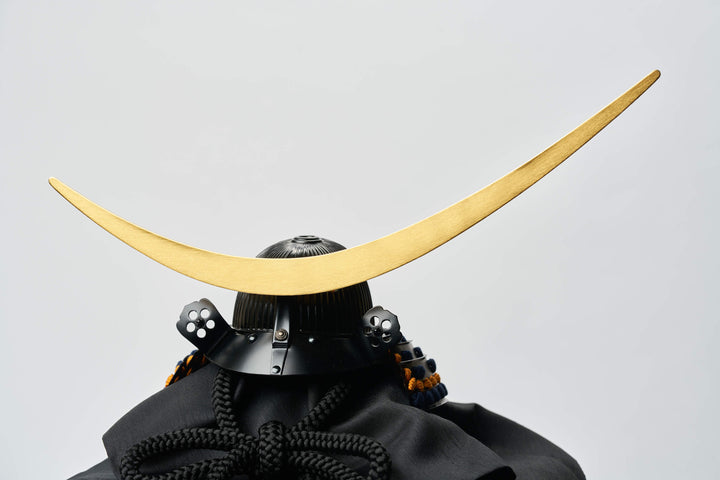 伊達政宗の三日月前立兜 - 兜櫃 – 人形工房 左京