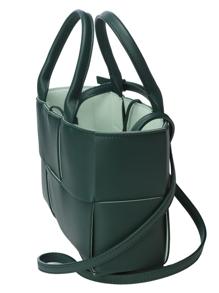 BOTTEGA VENETA (ボッテガ・ヴェネタ) イントレチャート ミニ レザー