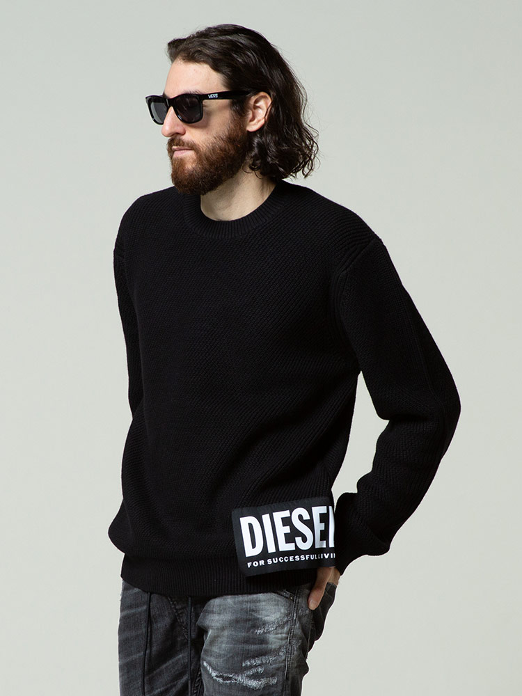 ディーゼル DIESEL ロゴパッチ ルーズフィット 長袖 ニット ブランド