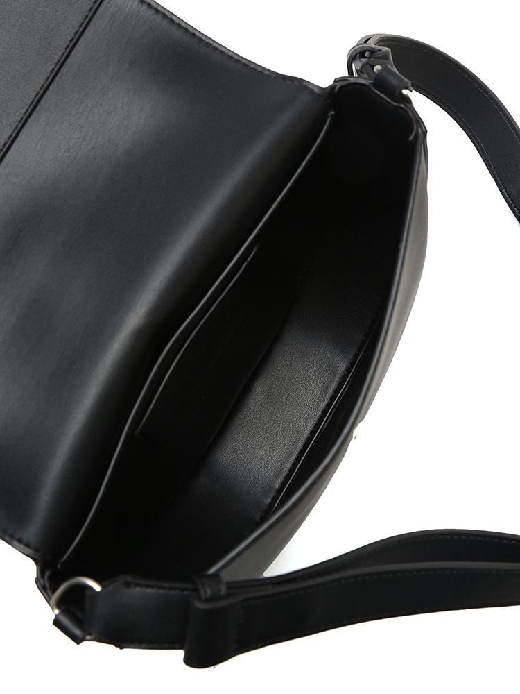 Calvin Klein (カルバンクライン) フェイクレザー ロゴ マグネット式