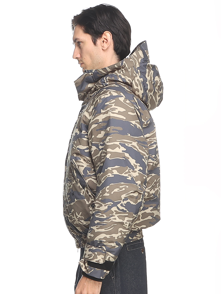 phenix (プラスフェニックス) 迷彩柄 フルジップ ダウンジャケット