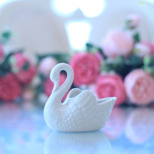 白磁】優雅な白鳥の白磁（アウトレット）｜ポーセラーツ白磁｜スワン