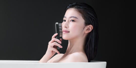 EMSリフトブラシ 3Dケア | SALONIA(サロニア)公式サイト