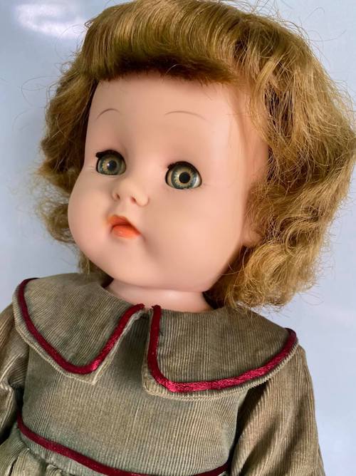寝かせると目を閉じるお人形、すっかり綺麗になりました。 | 洋服