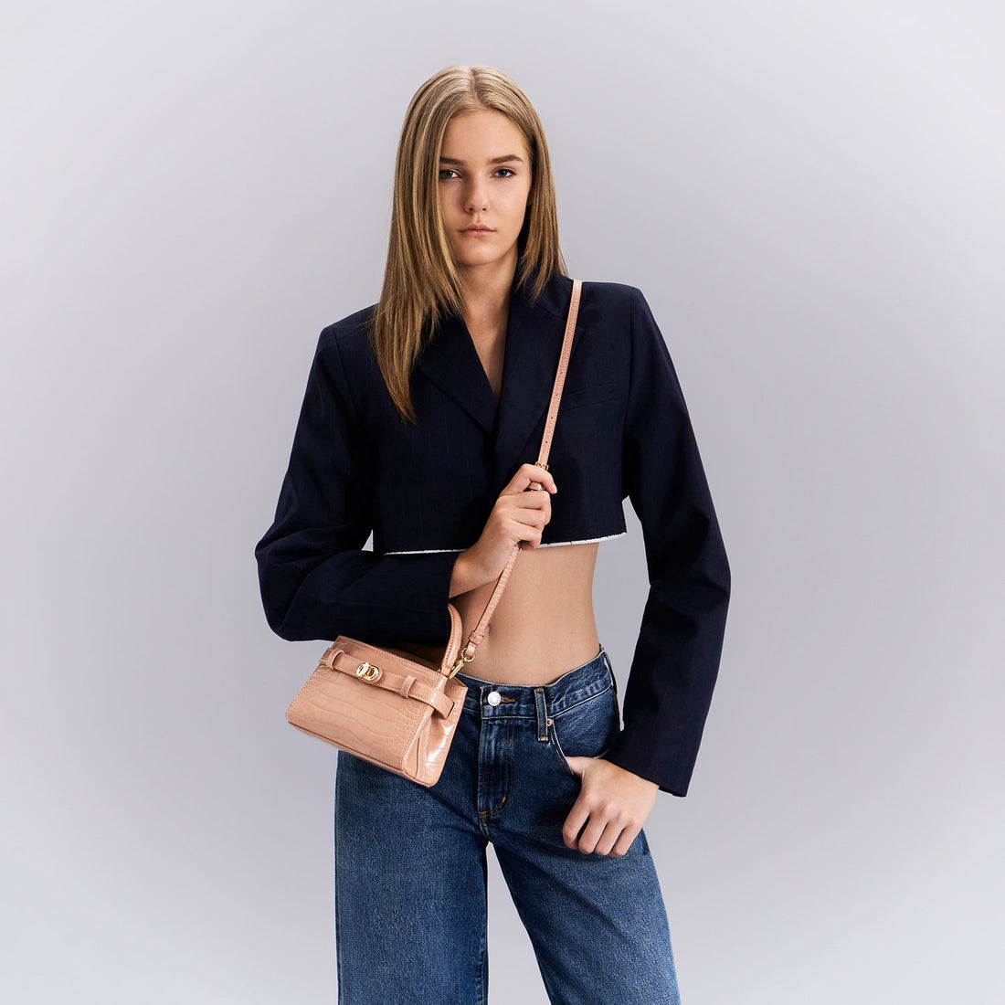 CHARLES & KEITH Aubrielle オブリエル クロックエフェクトトップ