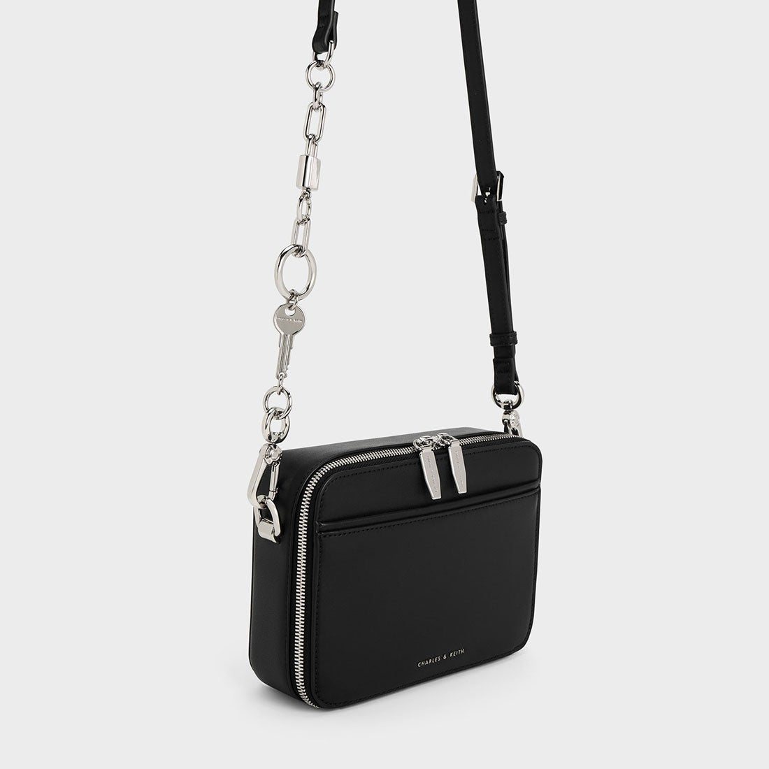 CHARLES & KEITH ロック&キーチェーン ハンドルバッグ【再入荷】（Noir