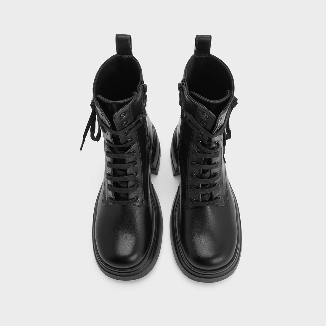 CHARLES & KEITH レースアップ チャンキーアンクルブーツ（Black