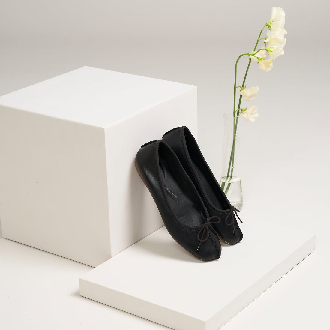 Freckle Ice / フレックルアイス （ブラックレザー） -Clarks