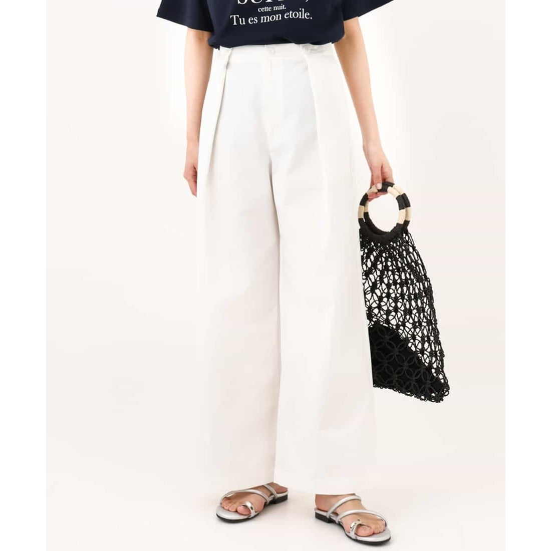 アー・ヴェ・ヴェ a.v.v 【洗える】チノタックワイドパンツ （ベージュ