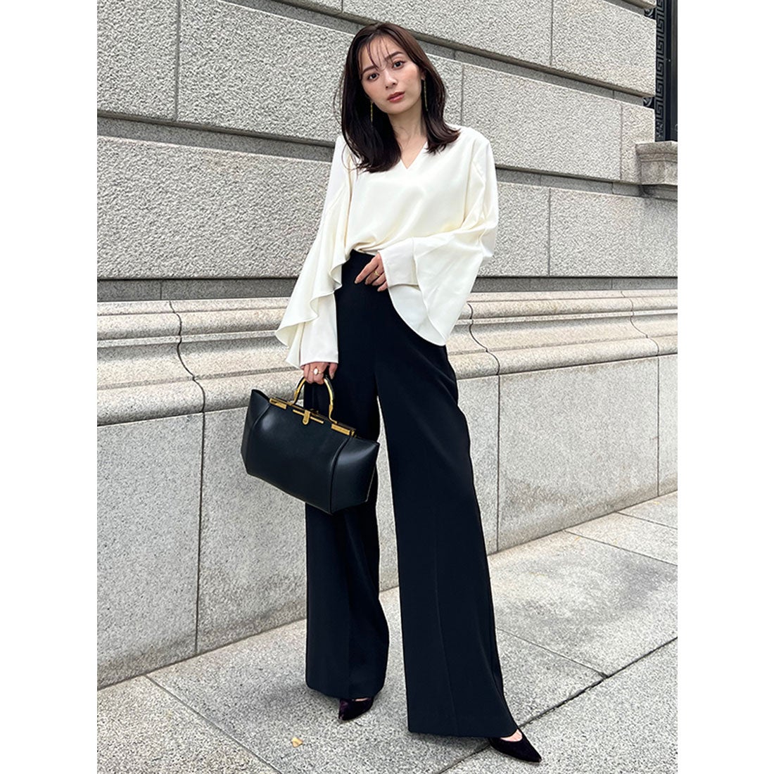 アニュアンス anuans ツイストフリルVネックブラウス （BEIGE