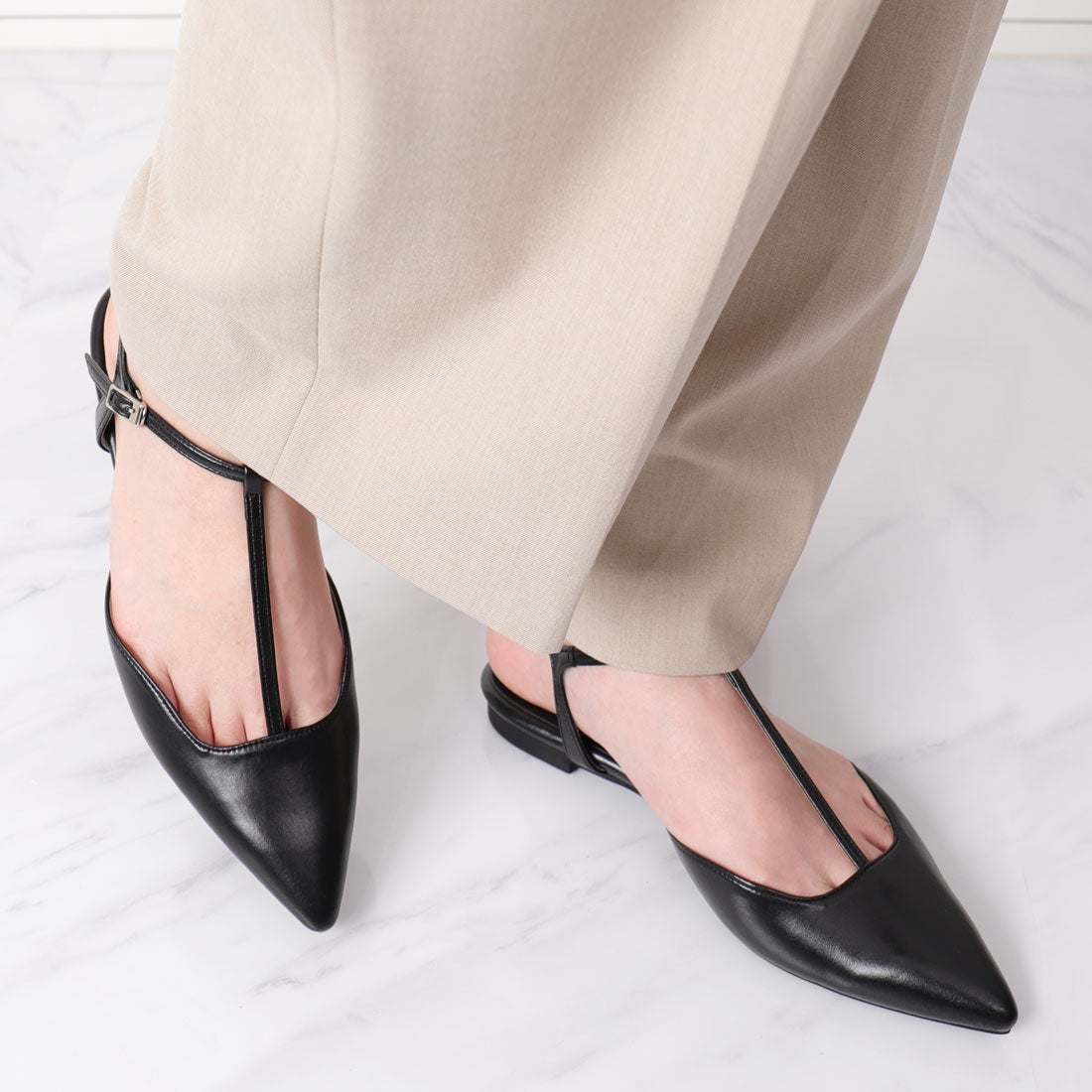 アルテミス バイ ダイアナ artemis by DIANA ポインテッドトゥT