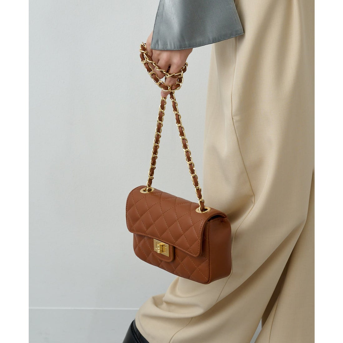 オウレンティ AULENTTI 【AULENTTI】オーレンティ/レザーキルティング