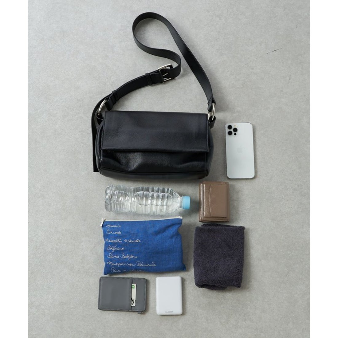 ビアズリー BEARDSLEY レザーボディバッグ （black） - ファッション